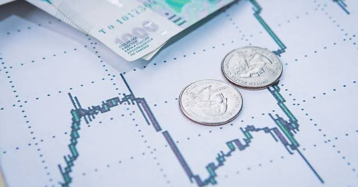 د پیسې ارزښت کمول، گټې، زیانونه او بېلگې