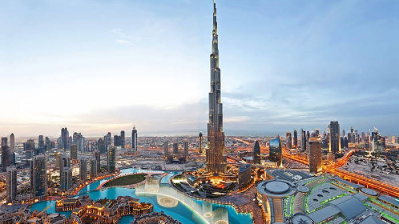 برج خلیفه؛ د نړۍ تر ټولو دنګه ودانۍ