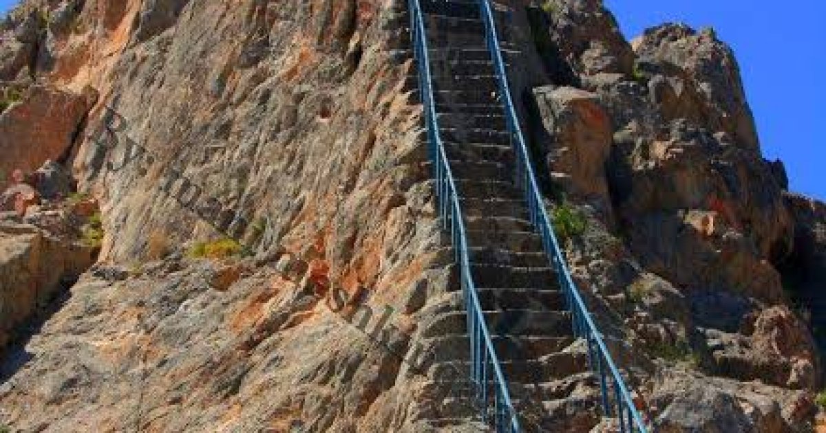 لرغوني ځایونه، چهل زینه