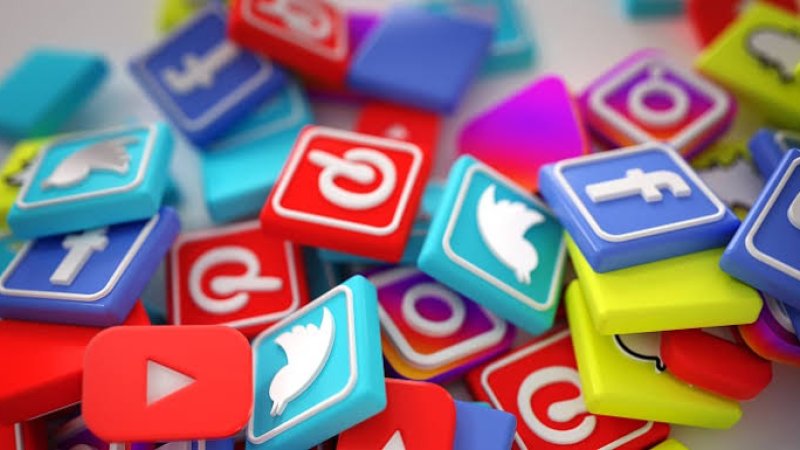 په ټولنیزو رسنیو کې د خوندیتوب تګلاره!