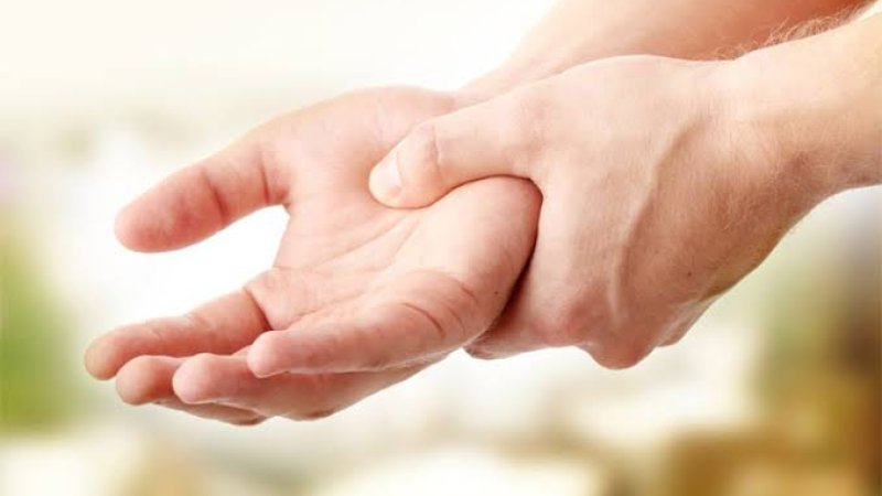 د لاسونو رپېدل ددې وژونکو ناروغیو خبر راکوي!