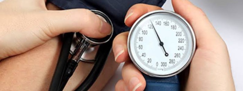 د وینې ټيټ فشار؛ نښې، لاملونه او درملنه